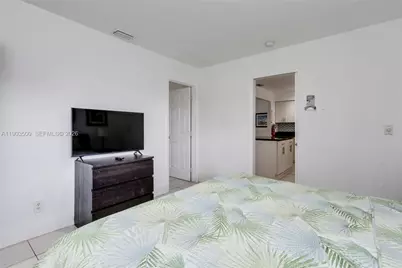 906 N 13th Ave, Hollywood, FL 33019 - Photo 18