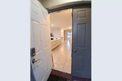 10830 NW 8th St, Pembroke Pines, FL 33026 - Photo 6