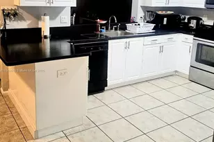 10830 NW 8th St, Pembroke Pines, FL 33026 - Photo 18