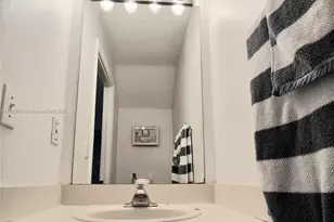 10830 NW 8th St, Pembroke Pines, FL 33026 - Photo 20