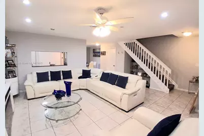 10830 NW 8th St, Pembroke Pines, FL 33026 - Photo 14