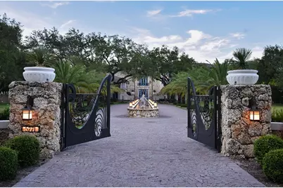 5771 SW 94th St, Pinecrest, FL 33156 - Photo 2