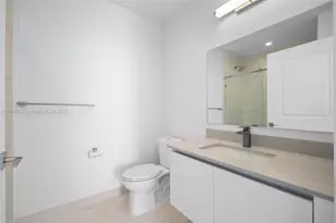 101 Diplomat Pkwy, Hallandale Beach, FL 33009 - Photo 32