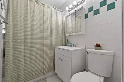 52 Flagler Dr, Miami Springs, FL 33166 - Photo 14