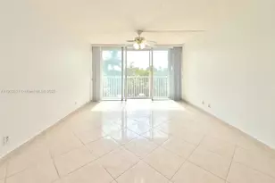 942 NE 199th St, Miami, FL 33179 - Photo 8