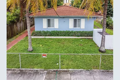 976 NW 6th St, Miami, FL 33136 - Photo 1