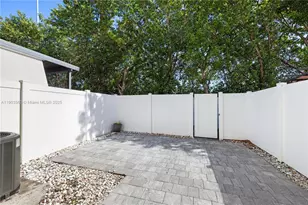 10537 W 32nd Ln, Hialeah, FL 33018 - Photo 20