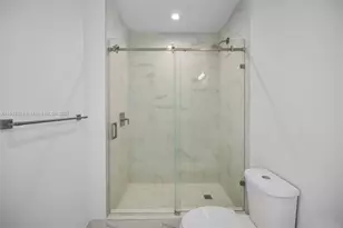 101 Diplomat Pkwy, Hallandale Beach, FL 33009 - Photo 24