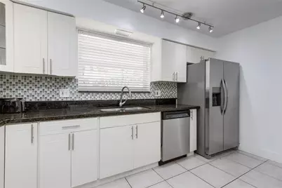 906 N 13th Ave, Hollywood, FL 33019 - Photo 12