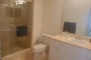 19900 E Country Club Dr, Aventura, FL 33180 - Photo 6
