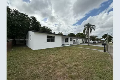 3010 NW 186th Ter, Miami Gardens, FL 33056 - Photo 2