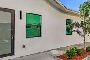 406 NW 41st St, Oakland Park, FL 33309 - Photo 6