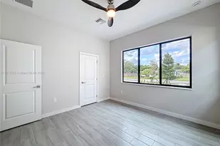 402 NW 41st St, Oakland Park, FL 33309 - Photo 32