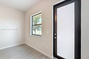 402 NW 41st St, Oakland Park, FL 33309 - Photo 16