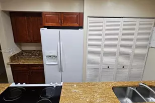 5352 NE 6th Ave, Oakland Park, FL 33334 - Photo 8