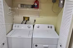 5352 NE 6th Ave, Oakland Park, FL 33334 - Photo 14