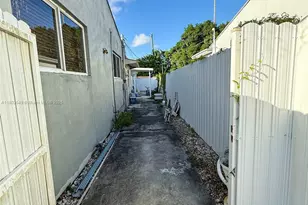 1545 NW 85th St, Miami, FL 33147 - Photo 12