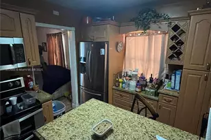 1733 NW 40th St, Miami, FL 33142 - Photo 4