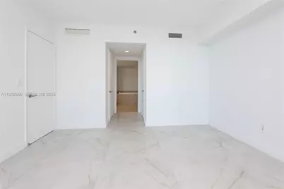 465 Brickell Ave #1705, Miami, FL 33131 - Photo 8