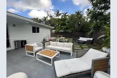 201 NE 48th St, Miami, FL 33137 - Photo 12