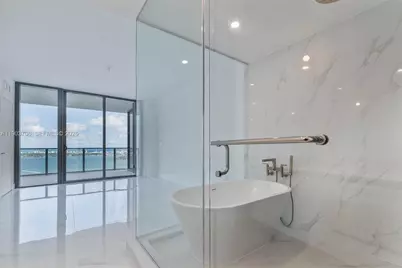 700 NE 24 St #5405, Miami, FL 33137 - Photo 14