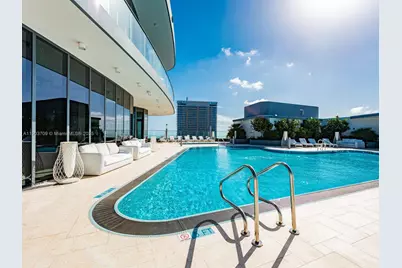 1000 Brickell Plz #4705, Miami, FL 33131 - Photo 26