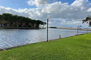 4801 NW 7th St, Miami, FL 33126 - Photo 14