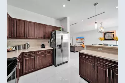 7565 NW 177th Ter #7565, Hialeah, FL 33015 - Photo 24