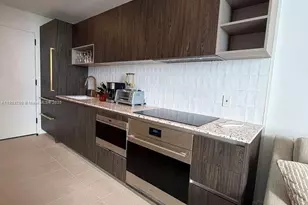 159 NE 6th St, Miami, FL 33132 - Photo 12