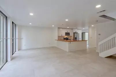 3905 Adra Ave #J-46B, Doral, FL 33178 - Photo 6