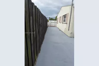 6341 E 6th Ave, Hialeah, FL 33013 - Photo 18