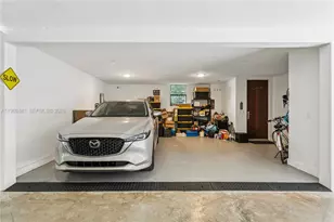 909 NE 16th Terrace, Fort Lauderdale, FL 33304 - Photo 18