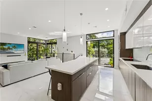 909 NE 16th Terrace, Fort Lauderdale, FL 33304 - Photo 2