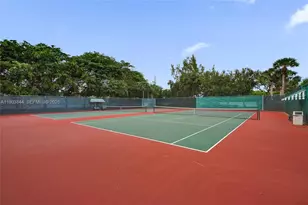 1046 Satinleaf St, Hollywood, FL 33019 - Photo 56