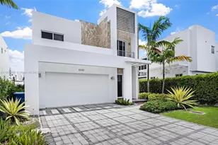10330 NW 68th St, Doral, FL 33178 - Photo 2