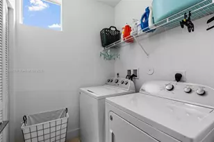 10330 NW 68th St, Doral, FL 33178 - Photo 38