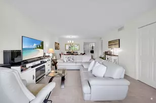 3301 S Palm Aire Dr, Pompano Beach, FL 33069 - Photo 1