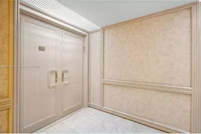 20281 E Country Club Dr #M1, Aventura, FL 33180 - Photo 2