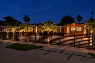 19511 NE 18th Pl, Miami, FL 33179 - Photo 2