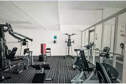 496 NW 165th St Rd #D-614, Miami, FL 33169 - Photo 2