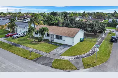 13224 SW 253rd Ter, Homestead, FL 33032 - Photo 12