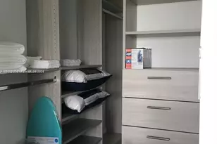 121 NE 34th St, Miami, FL 33137 - Photo 12