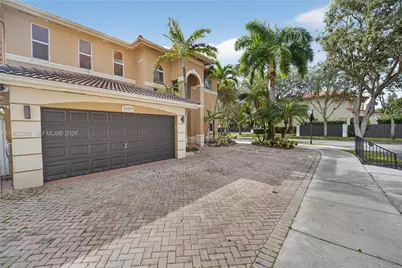 16074 SW 62nd St, Miami, FL 33193 - Photo 2