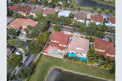 16074 SW 62nd St, Miami, FL 33193 - Photo 10