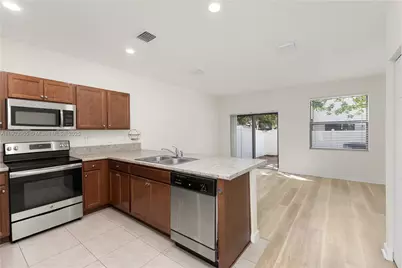9214 W 33rd Ln, Hialeah, FL 33018 - Photo 14