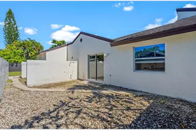 15281 SW 153rd St, Miami, FL 33187 - Photo 40