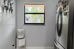 841 NE 207th Ln, Miami, FL 33179 - Photo 18