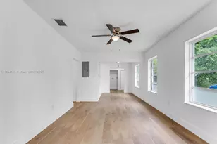 520 NW 32nd Pl, Miami, FL 33125 - Photo 6