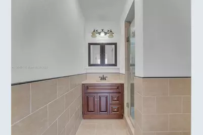 520 NW 32nd Pl, Miami, FL 33125 - Photo 26