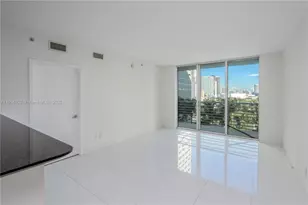 325 S Biscayne Blvd, Miami, FL 33131 - Photo 2